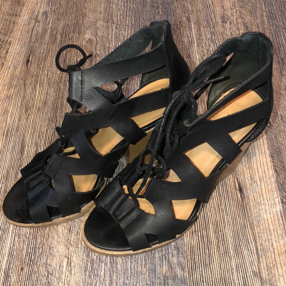 Black lace up heels🌟